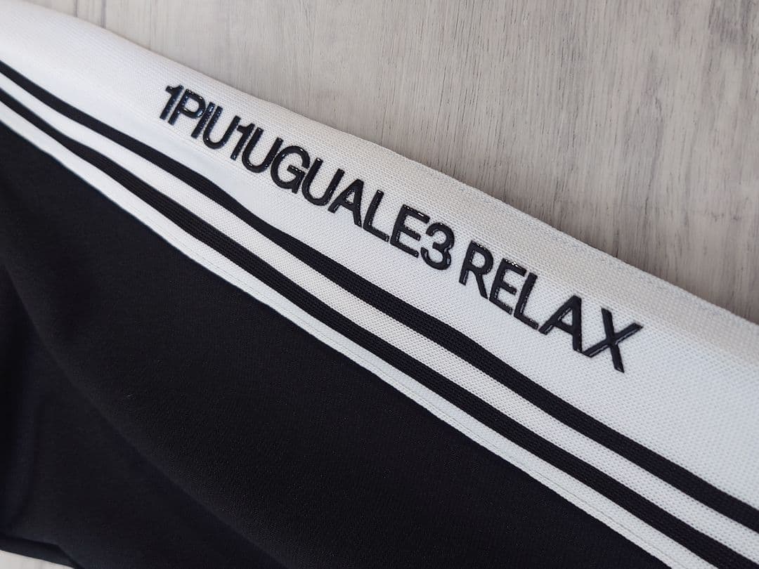 新品XXLサイズ セットアップ ラインロゴ ウノピゥウノウグァーレトレリラックス