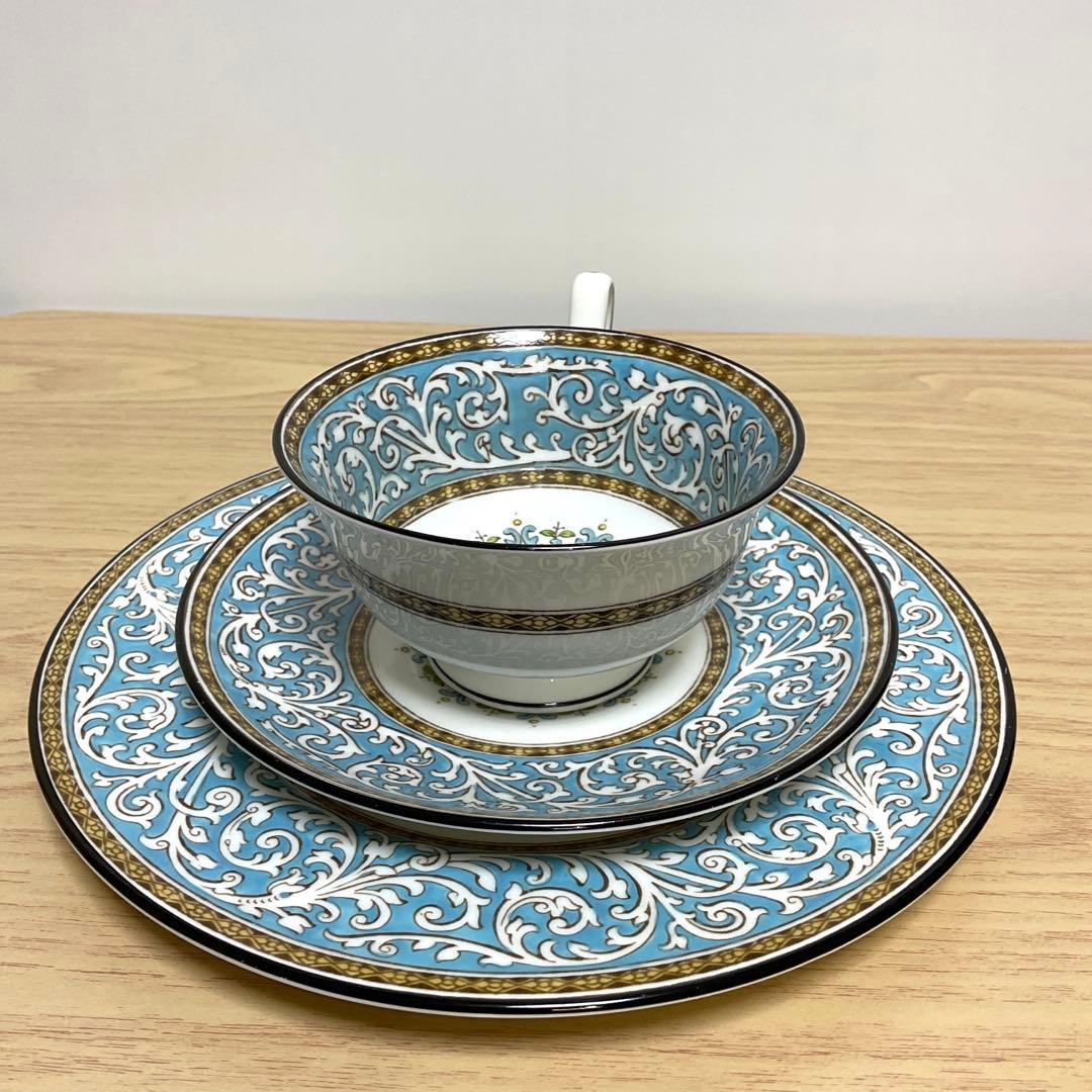 ウェッジウッド Praze ターコイズ トリオ　② 20cmプレート