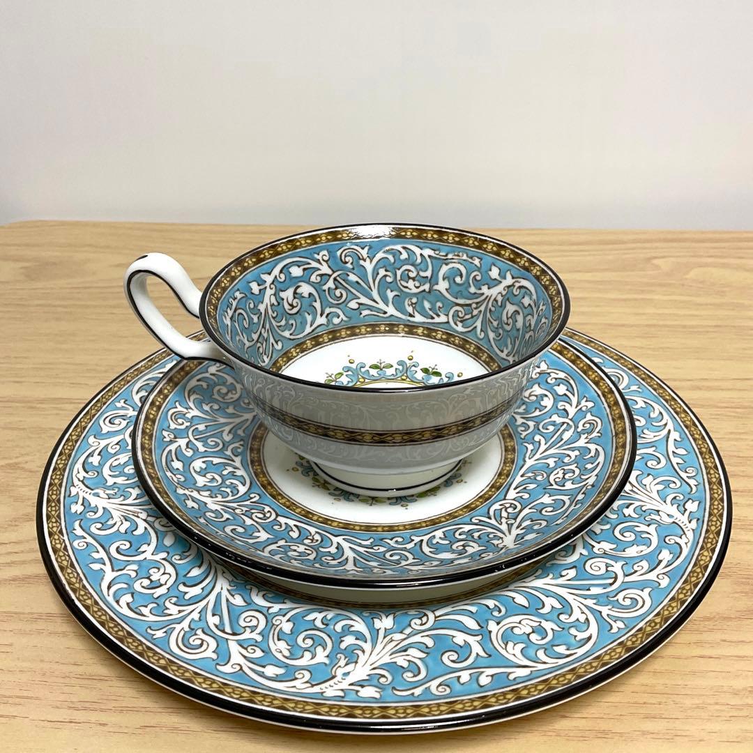 ウェッジウッド Praze ターコイズ トリオ　② 20cmプレート