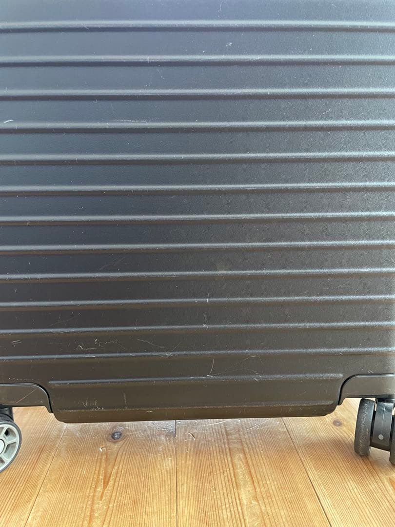 RIMOWA(リモワ サルサ）　27L　キャリーケース　４輪