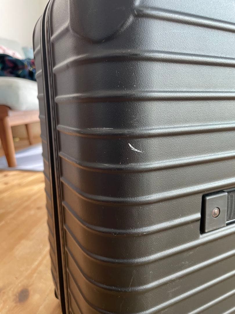 RIMOWA(リモワ サルサ）　27L　キャリーケース　４輪