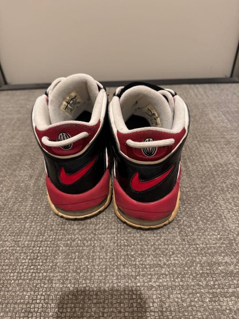 モアアップテンポ　Black and Varsity Red2021 赤