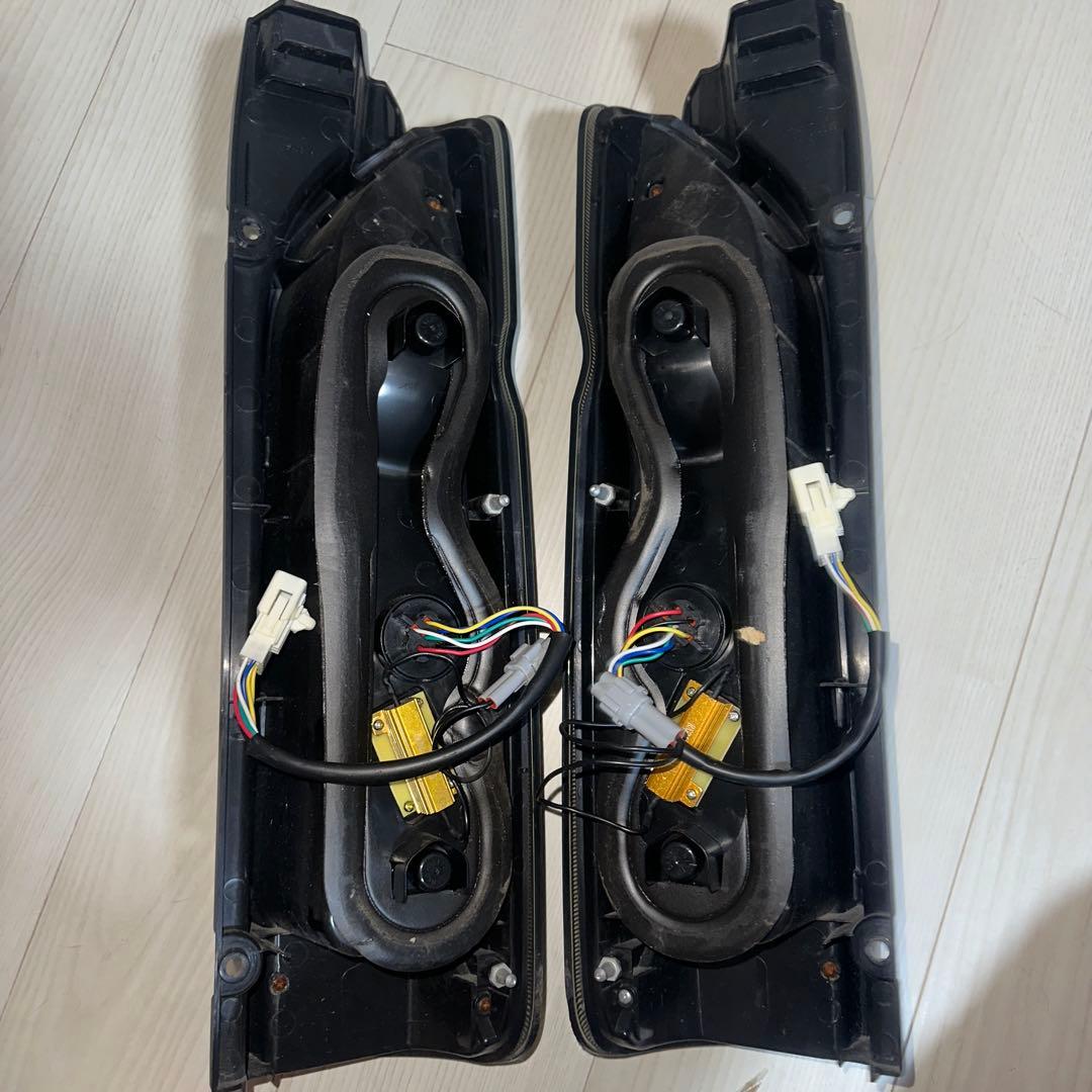 ハイエース テールランプ LED(流れるウィンカー)
