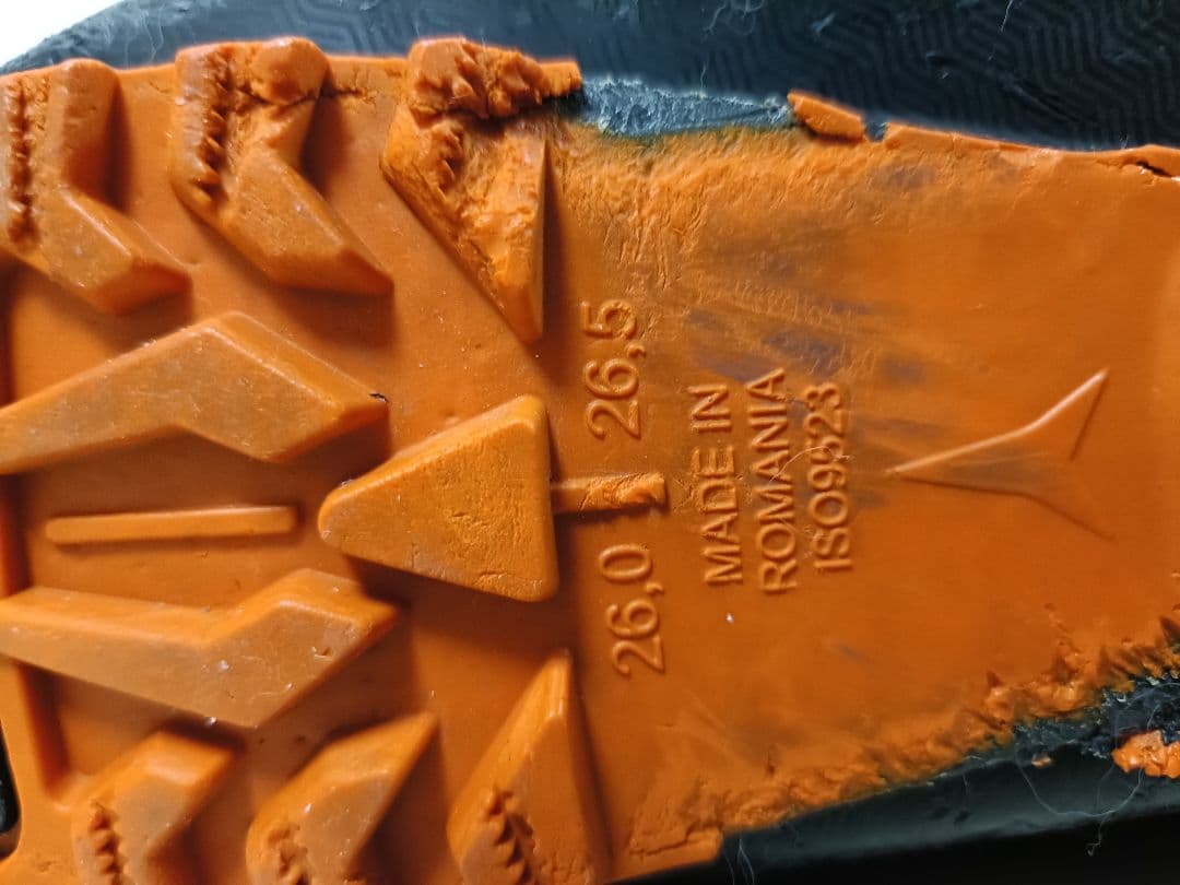 スキー ATOMICE HAWX 130 ULTRA XTD