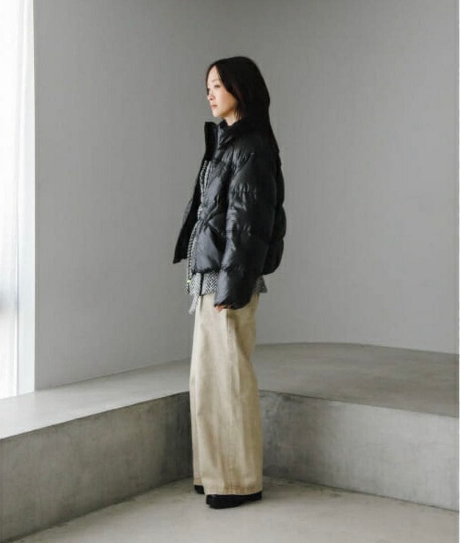 野尻美穂　URBAN RESEARCH NANGAブラック ダウン