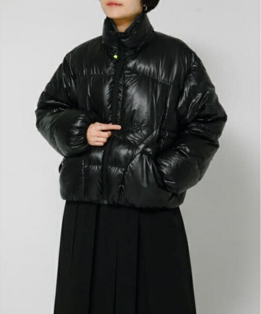 野尻美穂　URBAN RESEARCH NANGAブラック ダウン