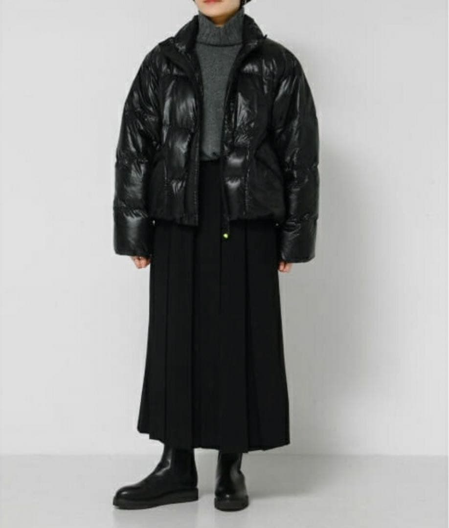 野尻美穂　URBAN RESEARCH NANGAブラック ダウン