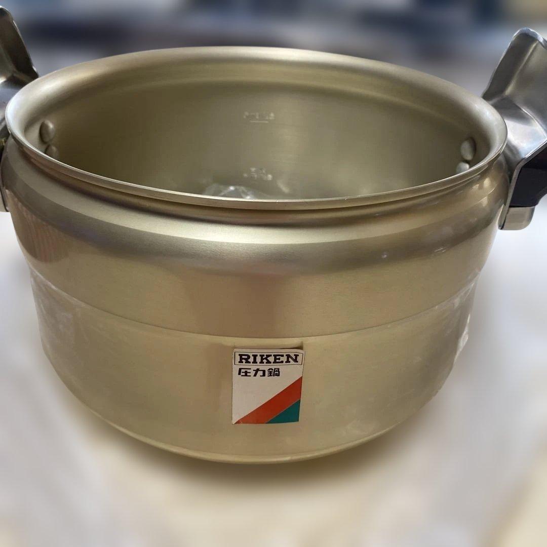 RIKEN 圧力鍋 ゴールド デラックス8L ♢長期的未使用保管品♢箱劣化など有