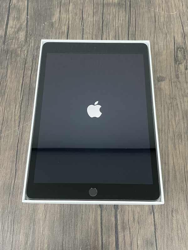 ⑨【美品】iPad Apple 第9世代　Wi-Fiモデル　64GB