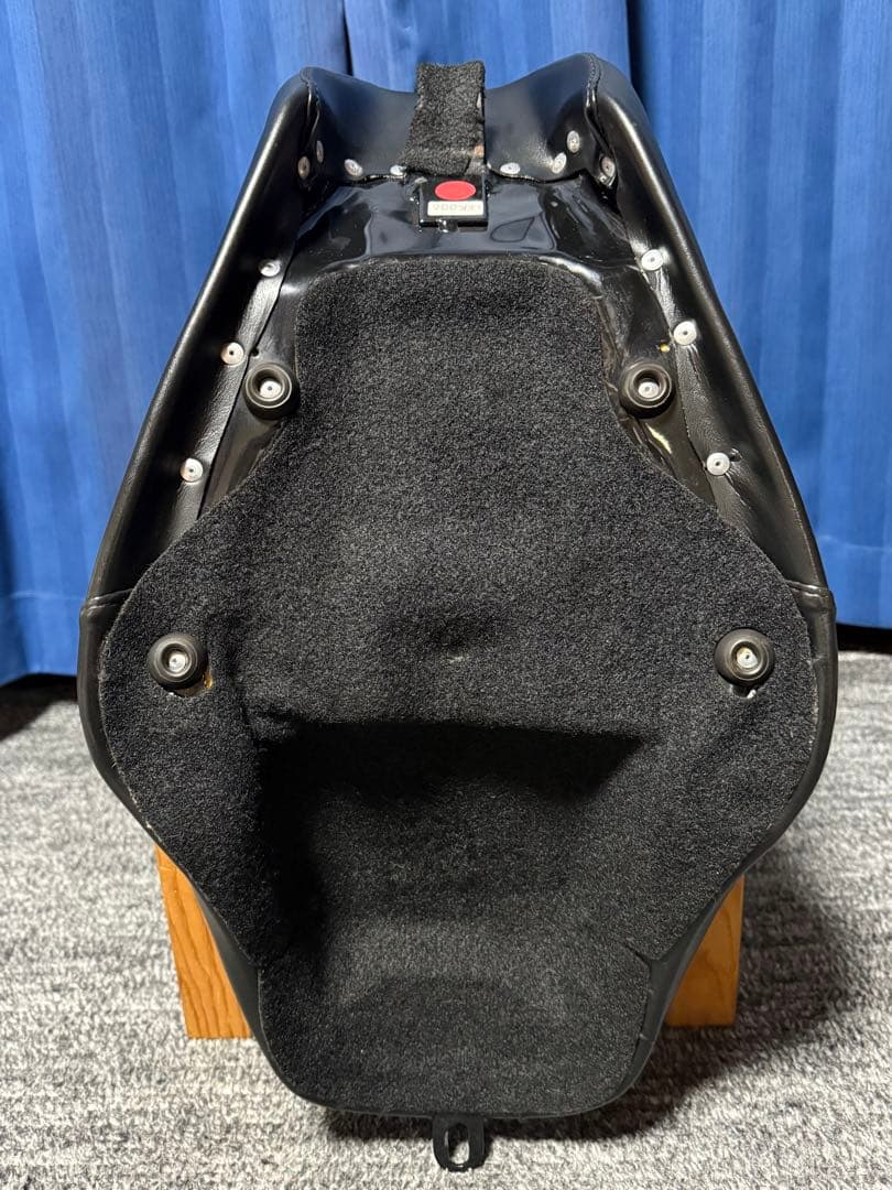 ハーレー スポーツスター ラペラ ベアボーンズ ソロシート 3.3ガロン