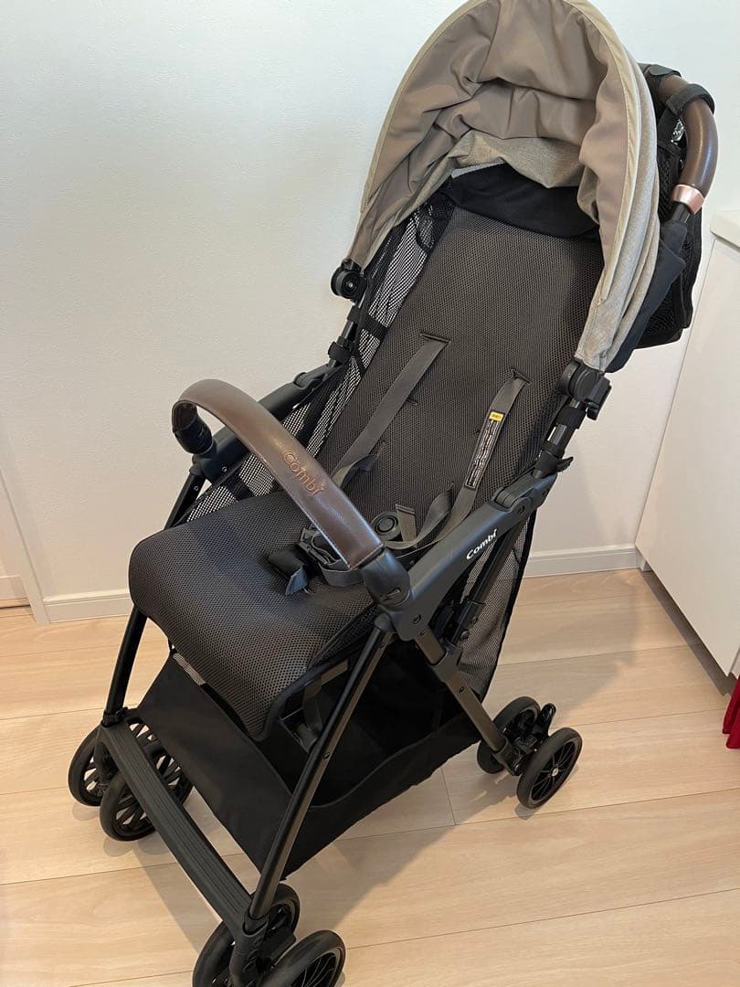 an【ほぼ未使用】おまけ付 コンビ acbee plus B型ベビーカー