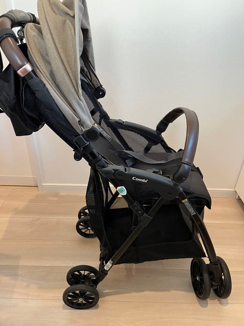 an【ほぼ未使用】おまけ付 コンビ acbee plus B型ベビーカー