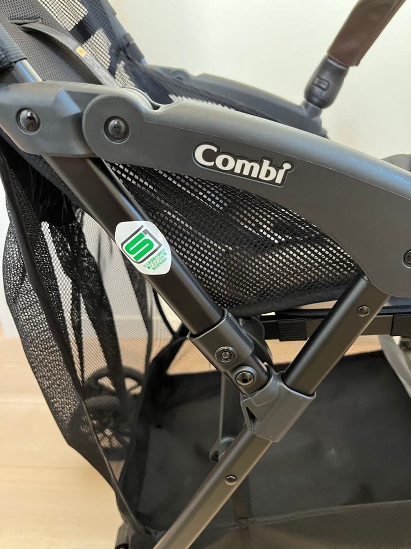 an【ほぼ未使用】おまけ付 コンビ acbee plus B型ベビーカー