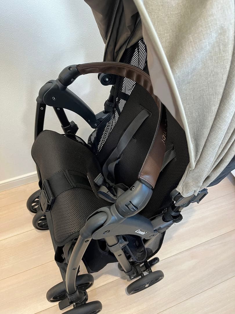 an【ほぼ未使用】おまけ付 コンビ acbee plus B型ベビーカー