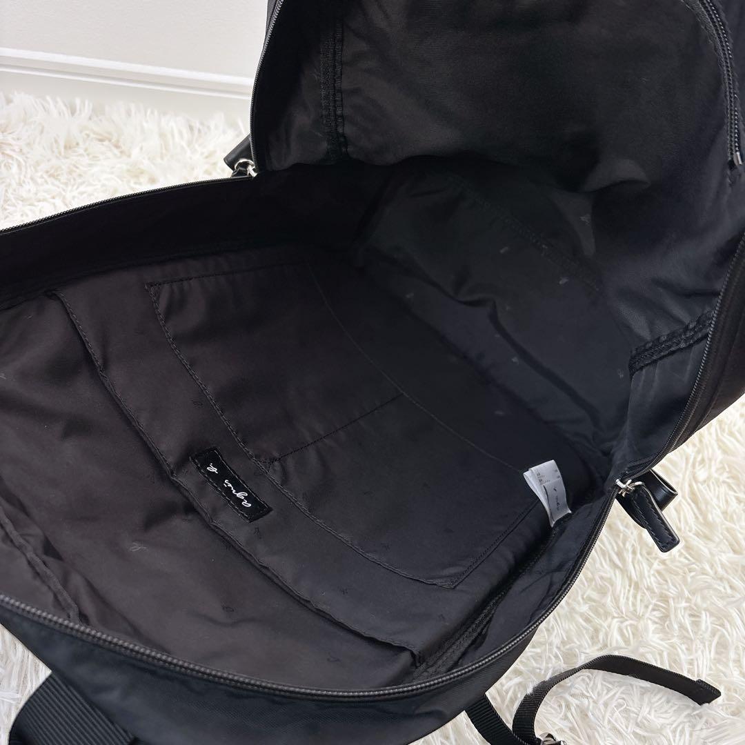 未使用級✨agnes b アニエスベー ナイロンリュック 黒 多ポケット