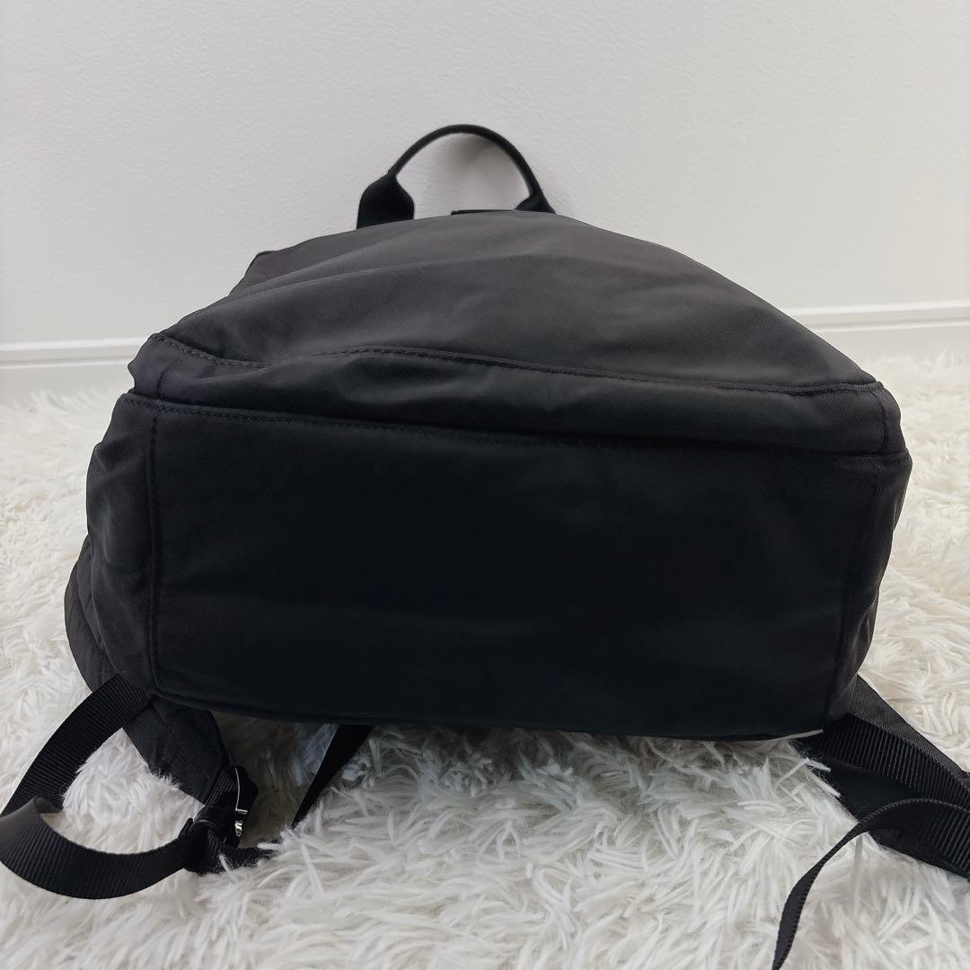 未使用級✨agnes b アニエスベー ナイロンリュック 黒 多ポケット