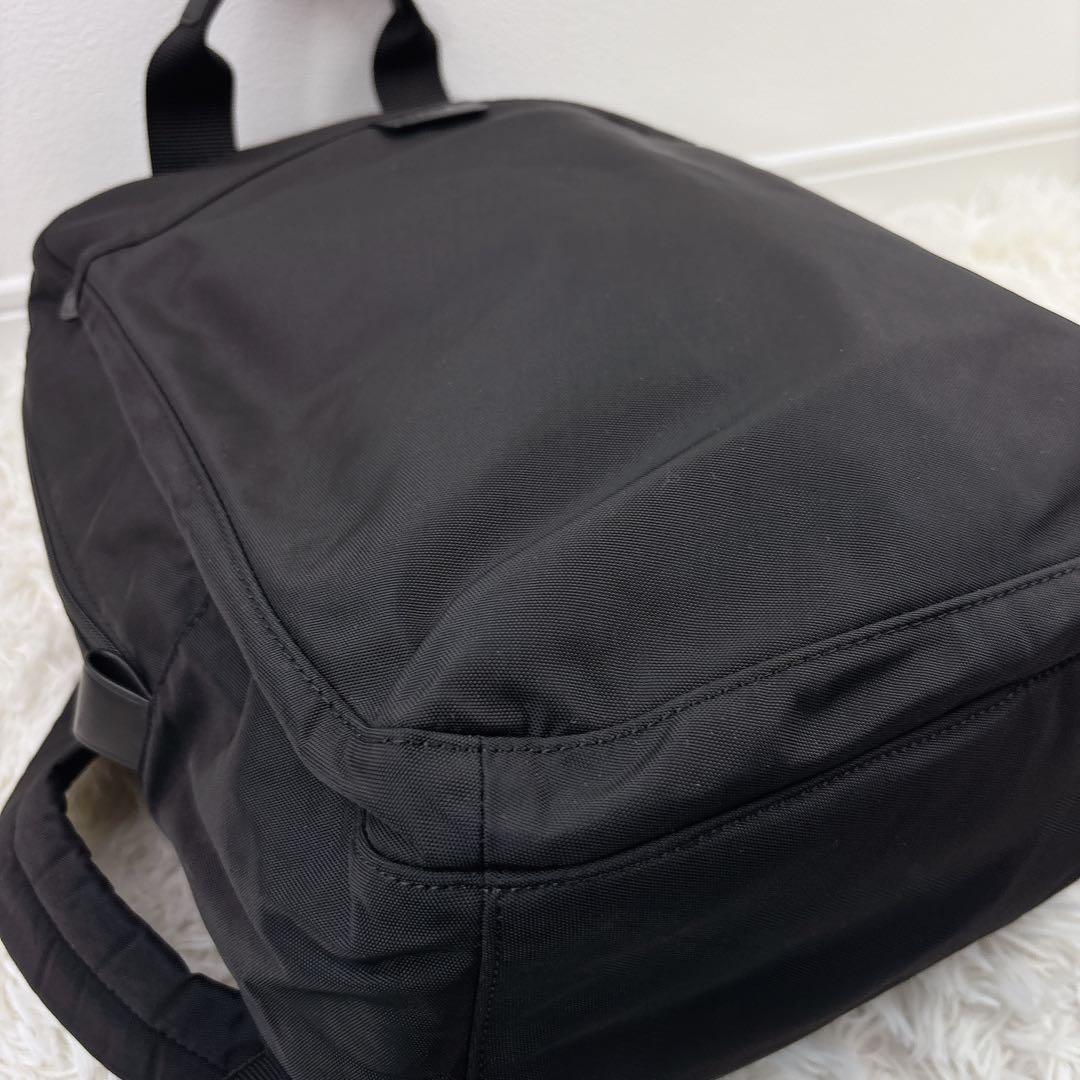 未使用級✨agnes b アニエスベー ナイロンリュック 黒 多ポケット