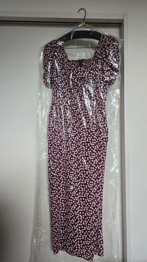 ワンピース Cherry Pattern Cache-Coeur One- Piece