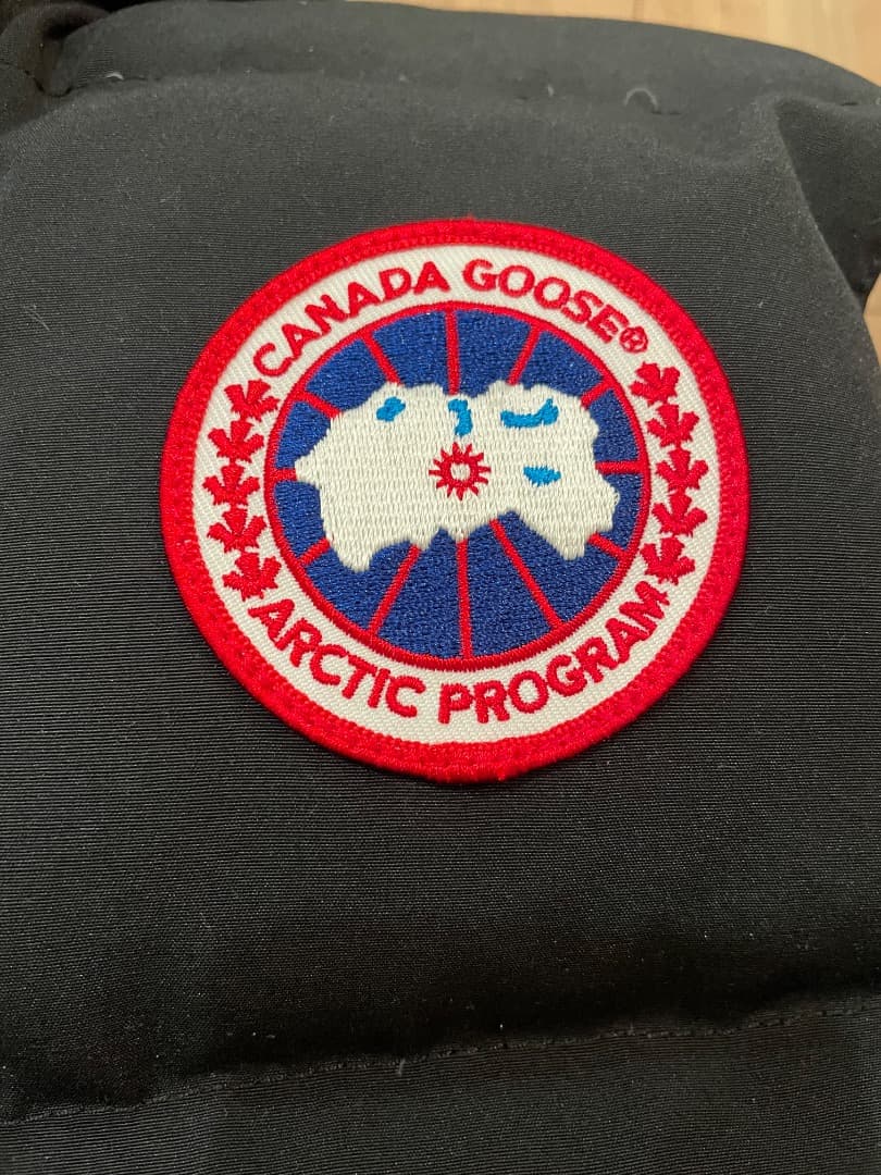   カナダグース ブラック ダウンベスト