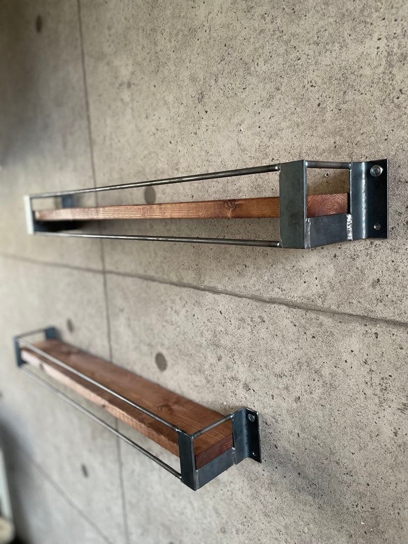 ウォールシェルフ　アイアン壁掛けラック　コレクションラック　ハンドメイド