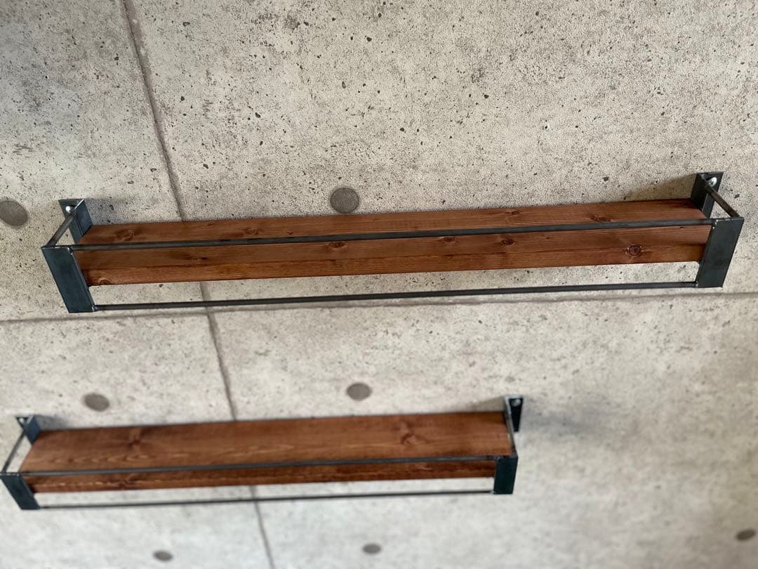 ウォールシェルフ　アイアン壁掛けラック　コレクションラック　ハンドメイド