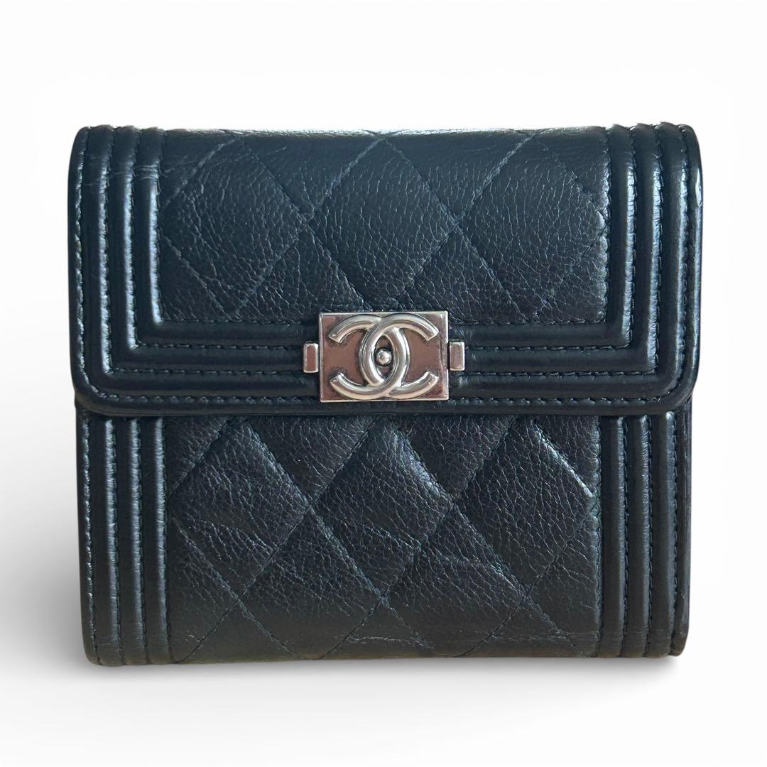 【美品】CHANEL ボーイシャネル　三つ折り　財布マトラッセ　22番台