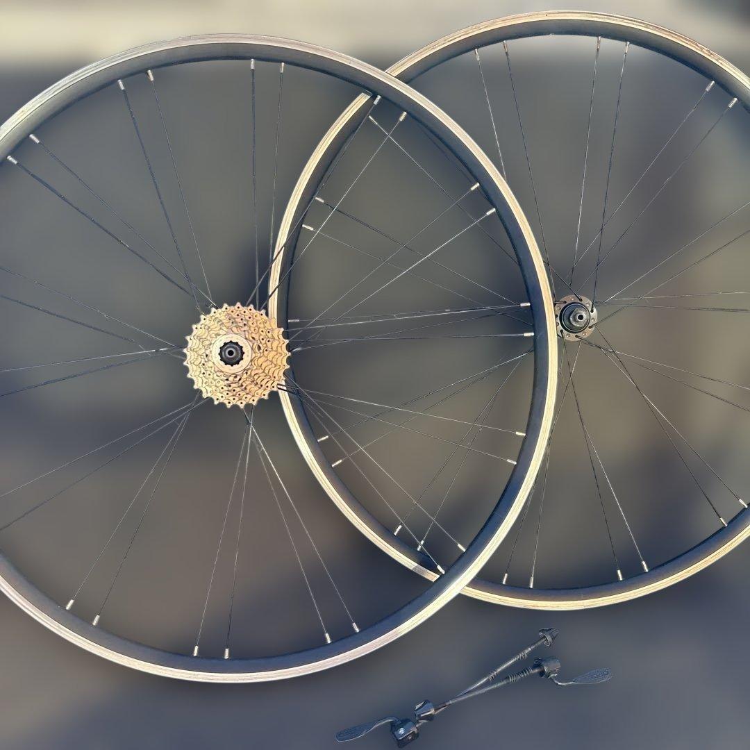 Shimano 700C 完組ホイール 9段ギア　RS400