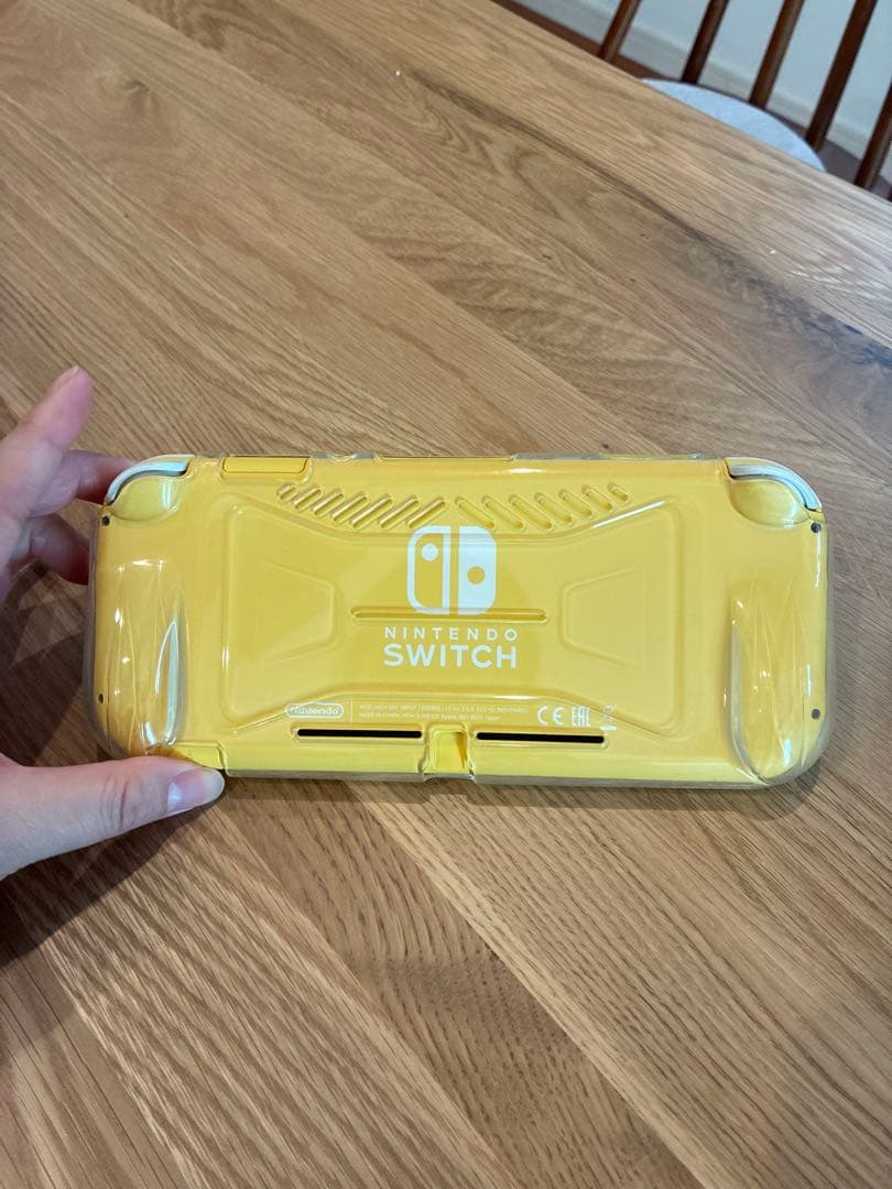 ジャンク品　Nintendo Switch Lite イエロー 本体