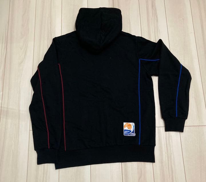 バルセロナ メッシ パーカー XO FIFA バロンドール