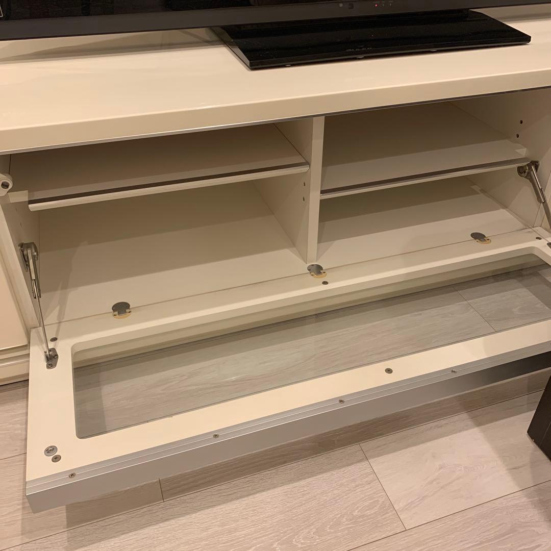 ホワイト木製テレビ台 ガラス扉付き（たのメル便込み）