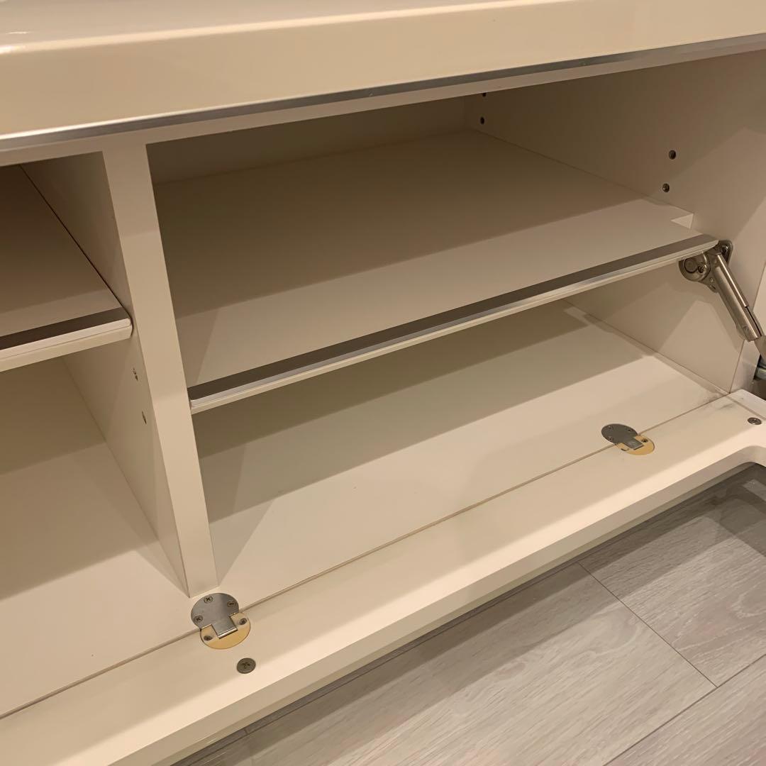 ホワイト木製テレビ台 ガラス扉付き（たのメル便込み）