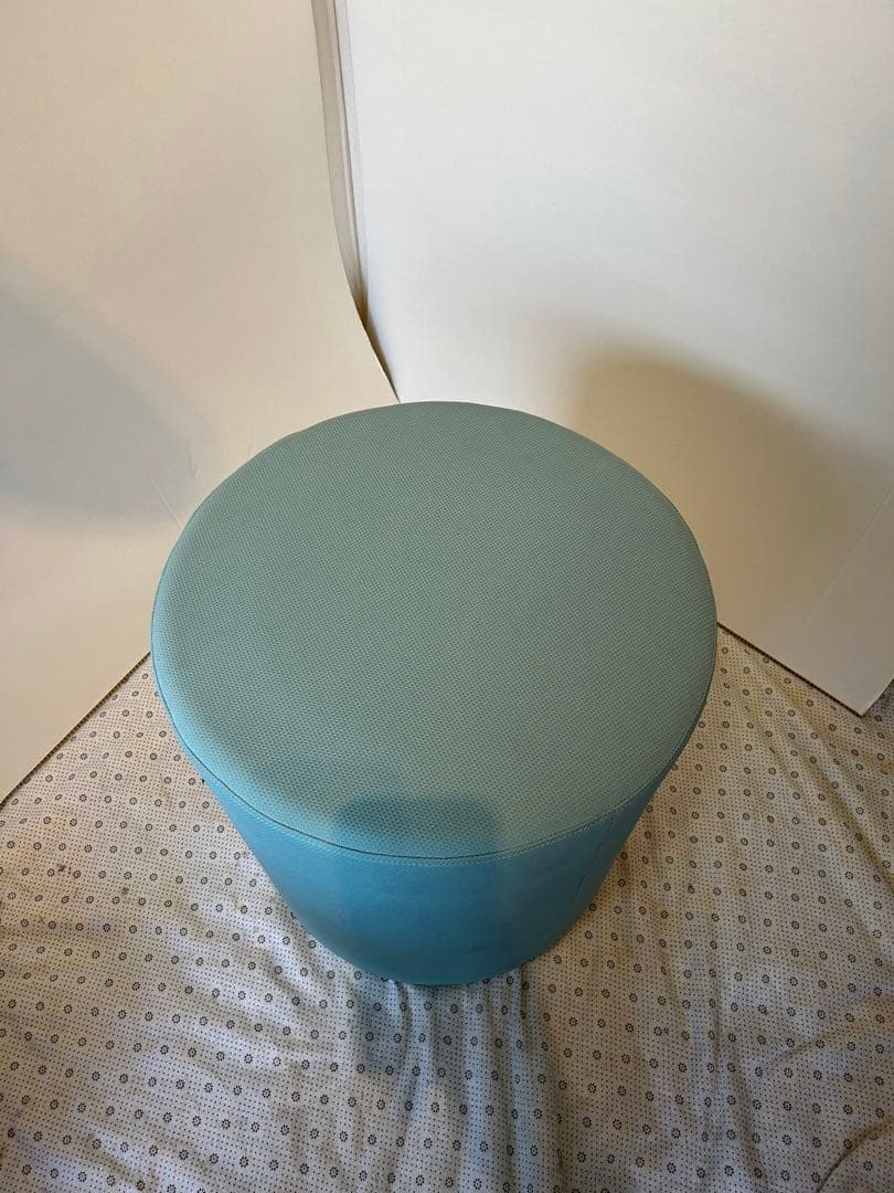 オカムラ スツール ①