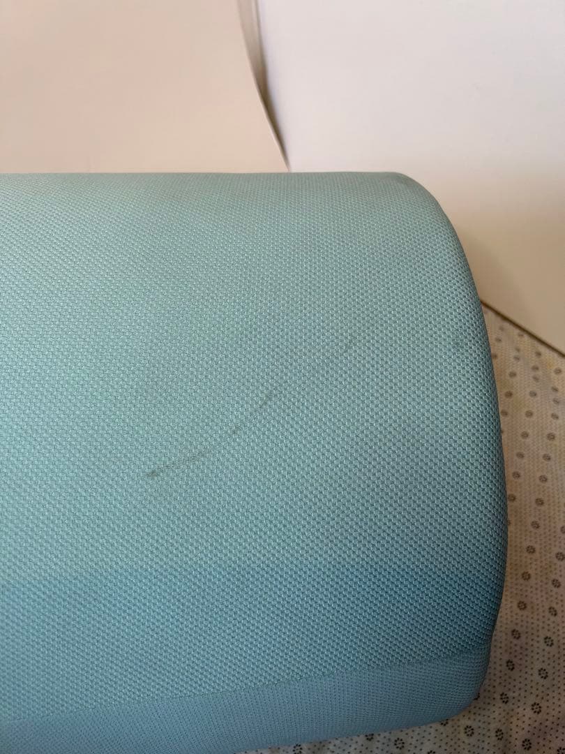 オカムラ スツール ①