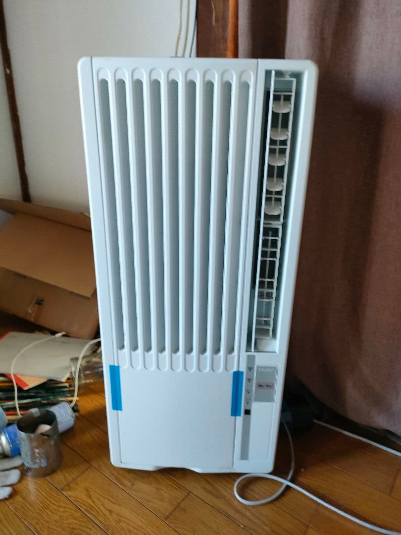 K*M様 窓用エアコン ホワイト スリムデザイン