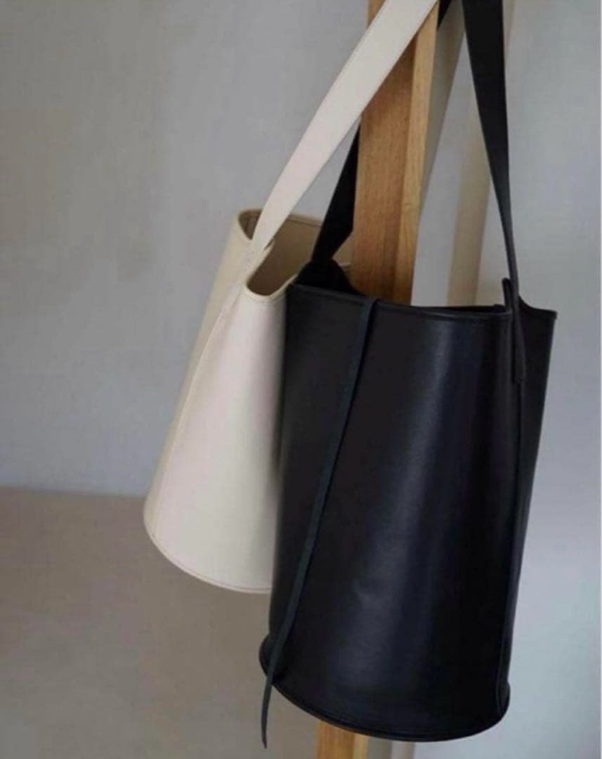 ETRE TOKYO ラムレザーバケットバッグ 完売品 ショルダー ブラック