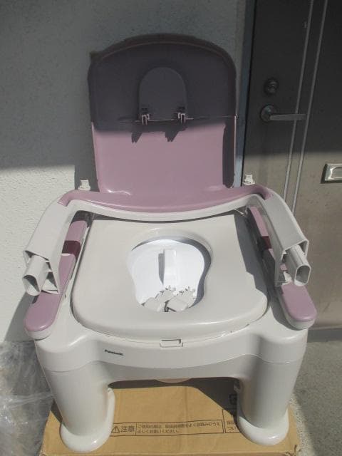 未使用　Panasonicポータブルトイレ座楽ラフィーネ　PN-L30200