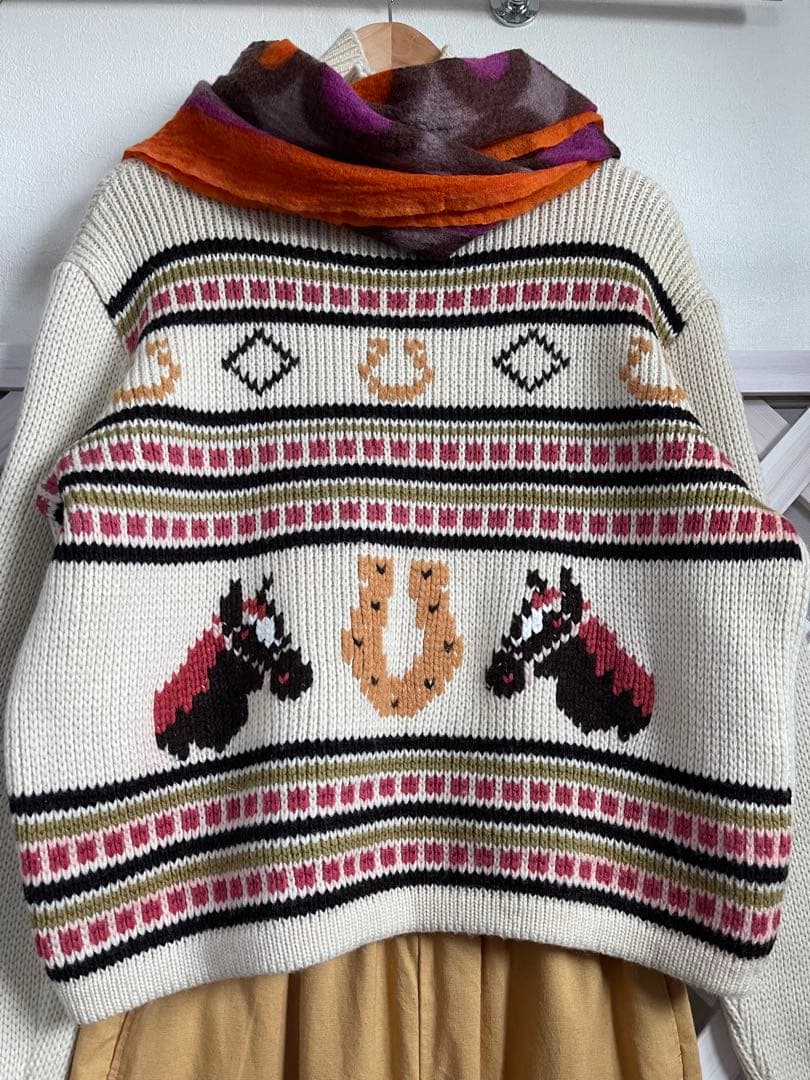 ユニセックス　カナダ製⭐︎ 馬　ニット　馬蹄　蹄鉄⭐︎ ピュアバージンウール　ハート