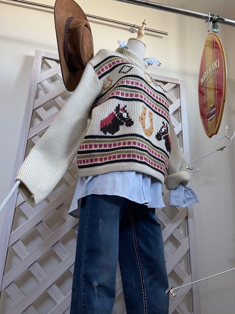 ユニセックス　カナダ製⭐︎ 馬　ニット　馬蹄　蹄鉄⭐︎ ピュアバージンウール　ハート