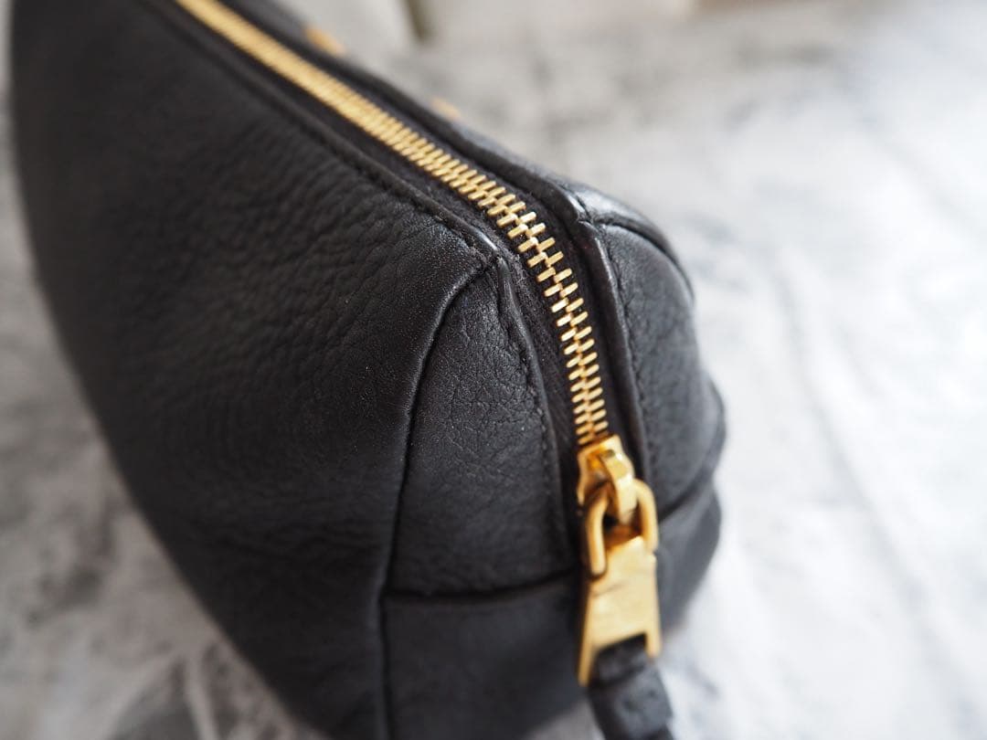 PRADA プラダ レザー コスメポーチ　化粧