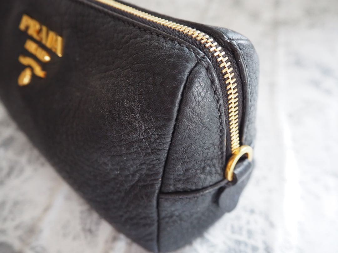 PRADA プラダ レザー コスメポーチ　化粧