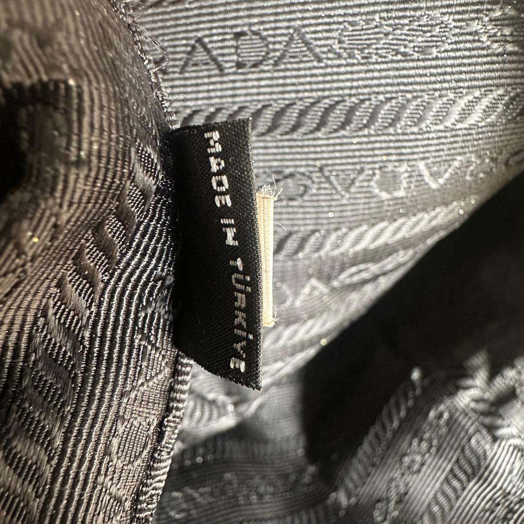 PRADA プラダ レザー コスメポーチ　化粧