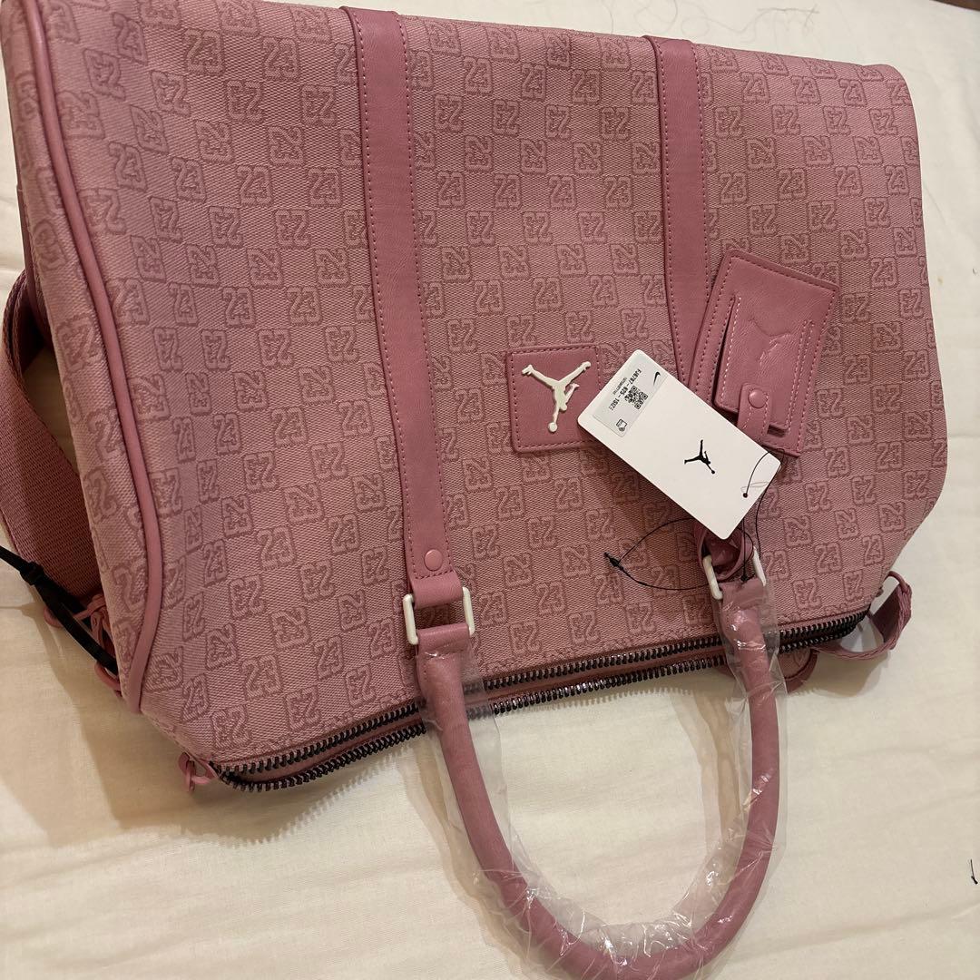 ジョーダン(JORDAN)モノグラム ダッフル バッグ　ボストンバッグ　ピンク