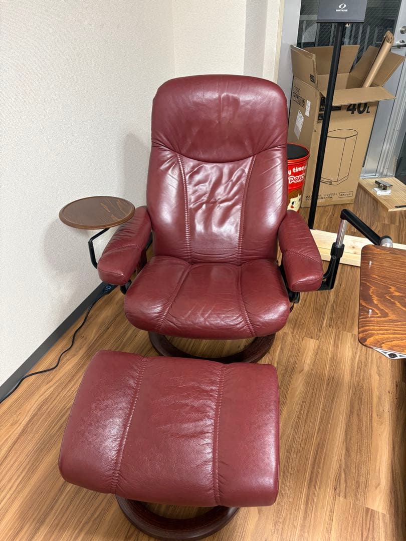 【廃盤PCテーブル＋スイングテーブル付】ストレスレス Consul M 赤レザー