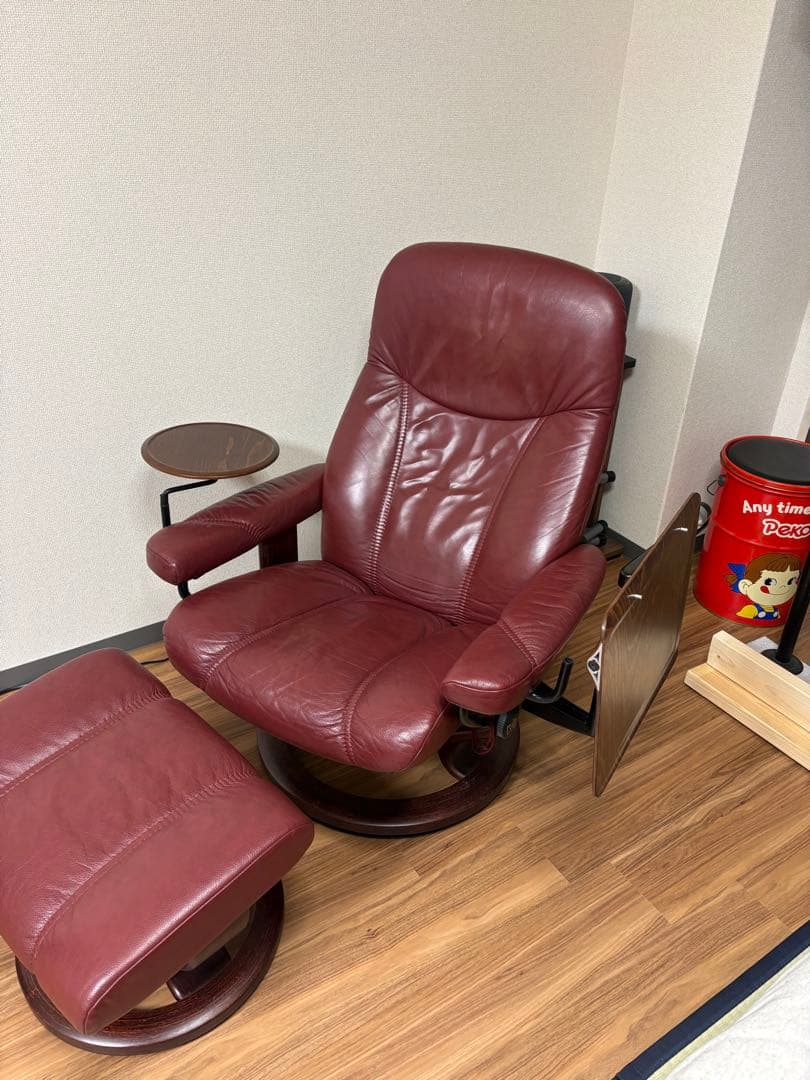 【廃盤PCテーブル＋スイングテーブル付】ストレスレス Consul M 赤レザー