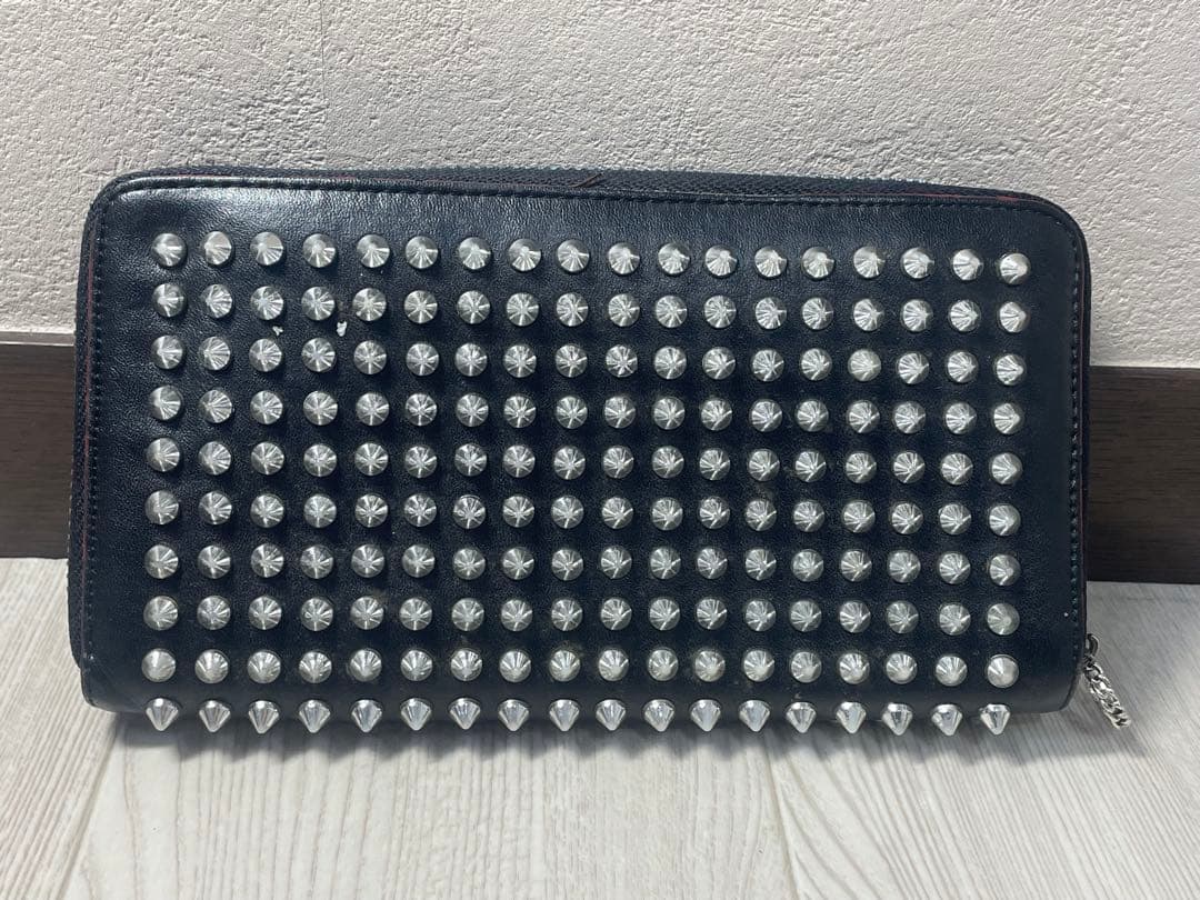 Christian Louboutinクリスチャンルブタン　長財布　スタッズ
