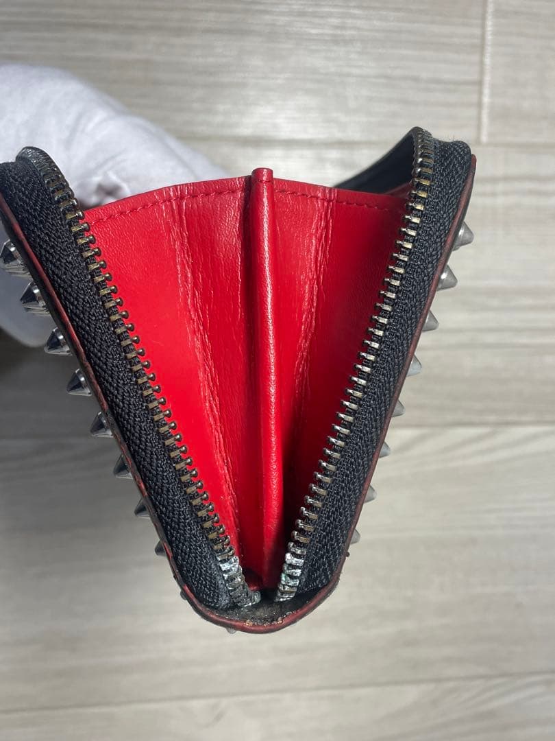 Christian Louboutinクリスチャンルブタン　長財布　スタッズ