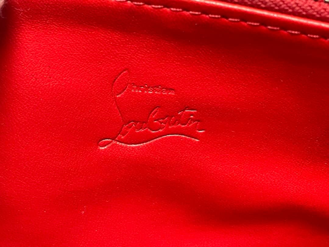 Christian Louboutinクリスチャンルブタン　長財布　スタッズ