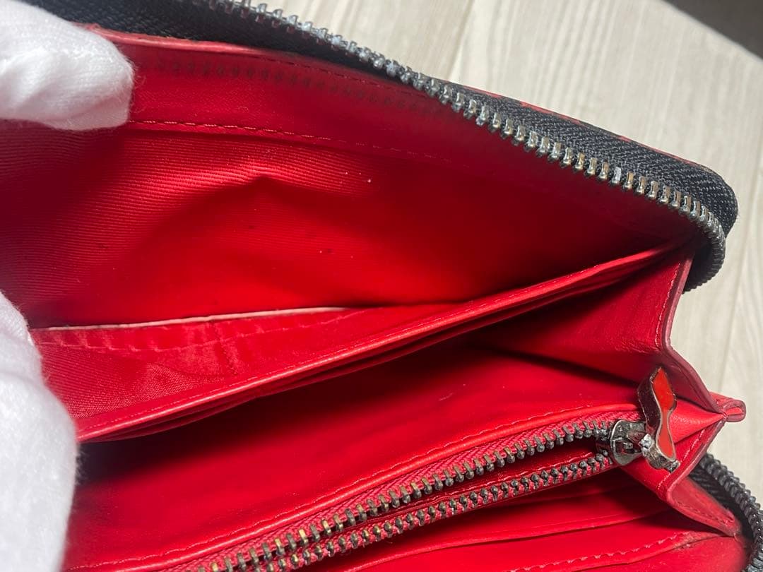 Christian Louboutinクリスチャンルブタン　長財布　スタッズ