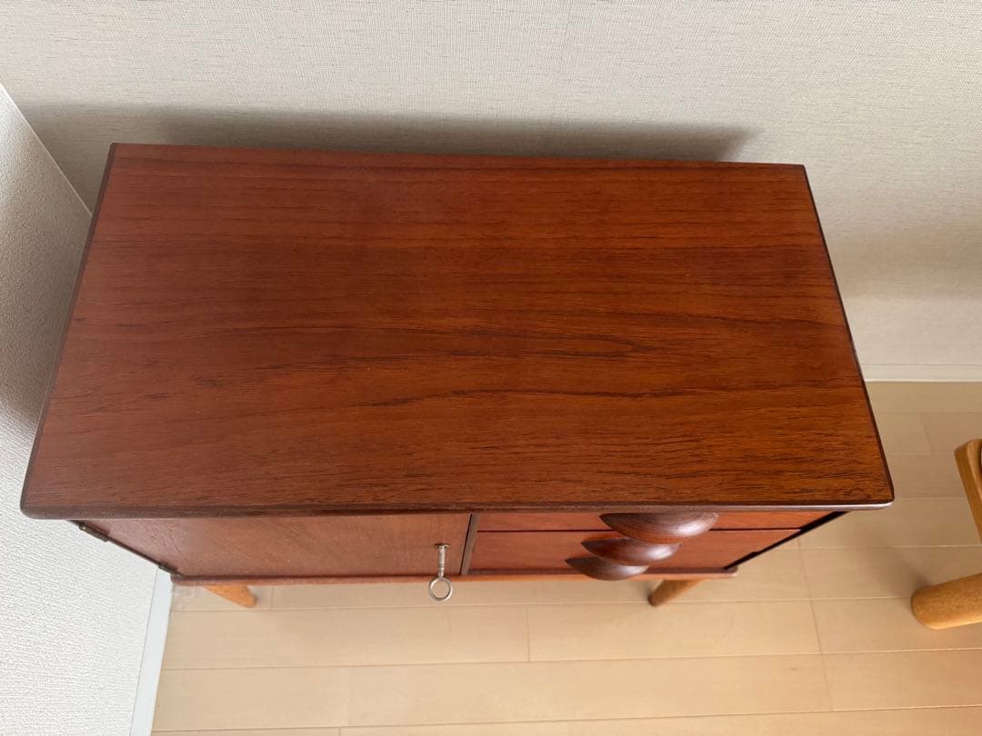 デンマーク製ヴィンテージチェスト 鍵付き