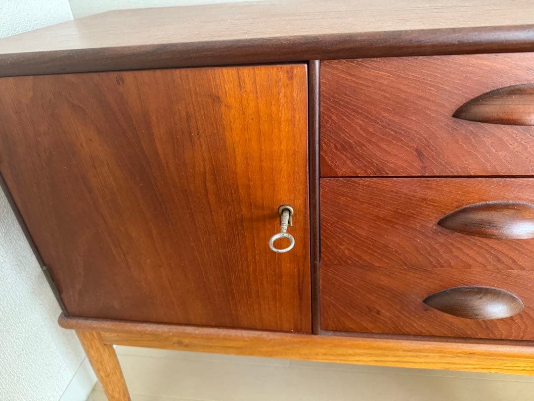 デンマーク製ヴィンテージチェスト 鍵付き